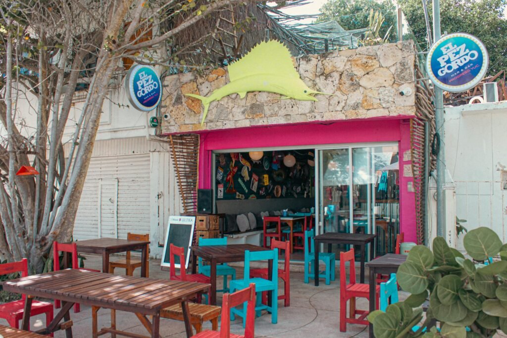 restaurante exterior de el pez gordo en progreso merida yucatan